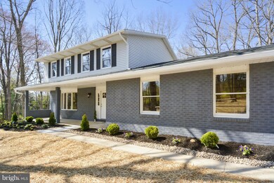 6994 Beachmont Dr, Sykesville, MD 21784 - photo 2