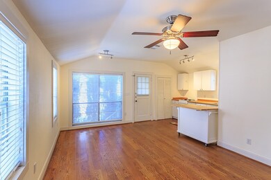 1655 Harold St unit 4, Houston, TX 77006 - photo 5