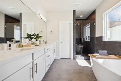 137 Eastwood St, Houston, TX 77011 - photo 7