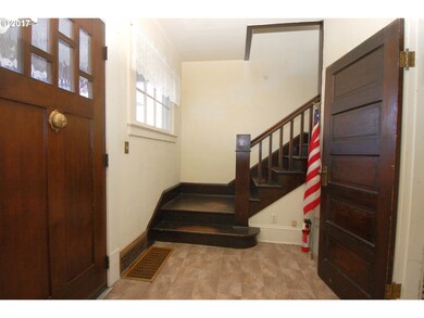 212 NW Despain Ave, Pendleton, OR 97801 - photo 4