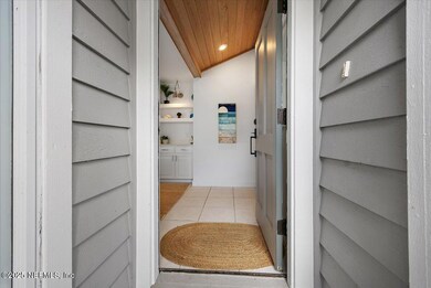 04-Entryway