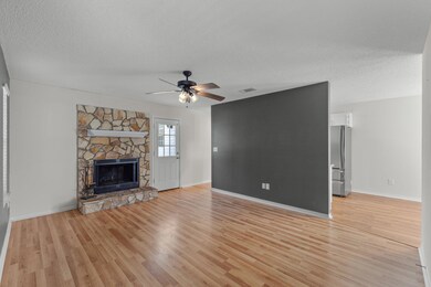 407 Apple Dr, Crestview, FL 32536 - photo 5