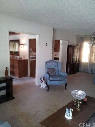 Living room, dining room, family room
9445 Mills
W