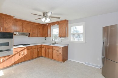 56 Phillip Dr, Bellingham, MA 02019 - photo 3