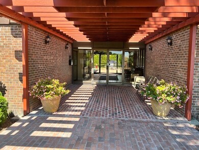 406 Paradise Rd unit 3E, Swampscott, MA 01907 - photo 3