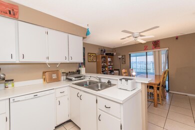 66 Cedar Ln Boynton Beach FL-large-004-1