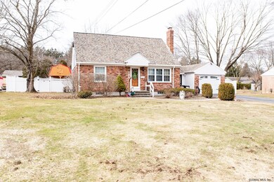 27 Jennifer Rd, Schenectady, NY 12302 - photo 2