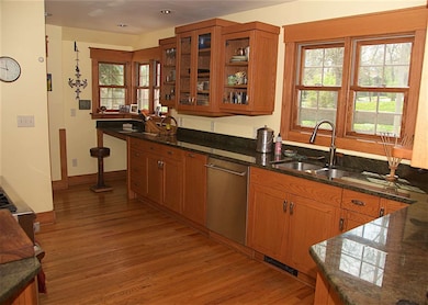 610 Stuart St, Helena, MT 59601 - photo 2