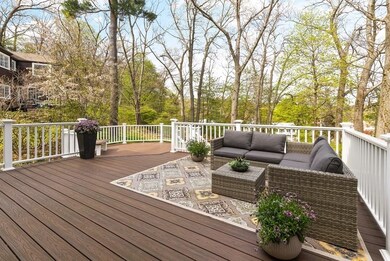 111 Worcester Ln, Waltham, MA 02451 - photo 4