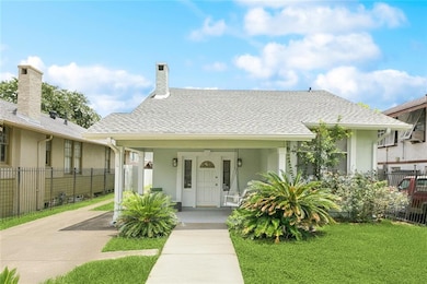 ADORABLE RENOVATED COTTAGE READY FOR YOUR TULANE KIDS TO MOVE IN JUNE 2026.