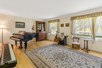 36 Rambling Brook Dr, Holmdel, NJ 07733 - photo 5