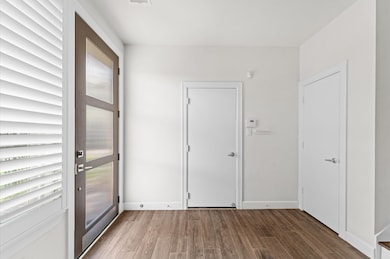 Entry, 1st floor