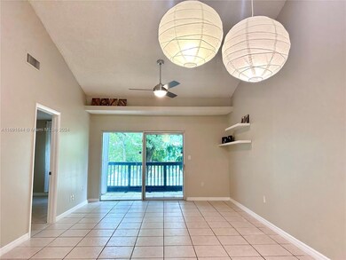 536 SW 113th Way unit 536, Pembroke Pines, FL 33025 - photo 2