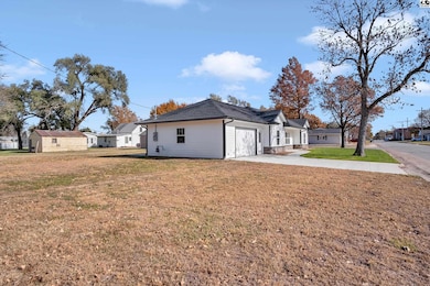 201 W Morgan St, Inman, KS 67546 - photo 3
