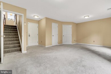 12043 Kemps Landing Cir, Manassas, VA 20109 - photo 2