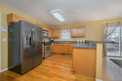 105 Stockbridge Ln, Statesville, NC 28625 - photo 3