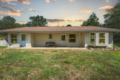 Home on 19 Acres000
