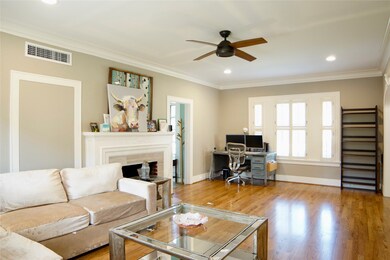 1602 Missouri St, Houston, TX 77006 - photo 4