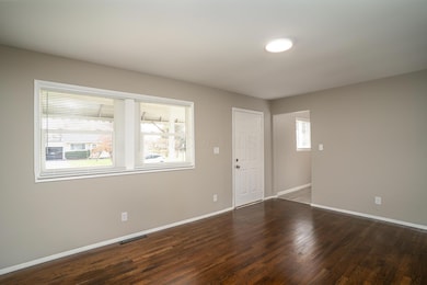 5522 Newport Ct, Columbus, OH 43232 - photo 4