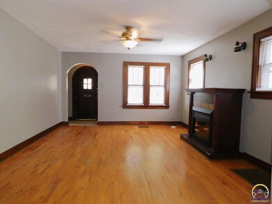 1409 SW Campbell Ave, Topeka, KS 66604 - photo 2
