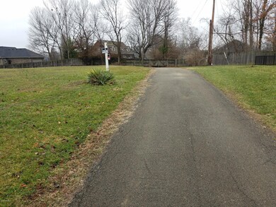 5511 Fern Brook Ln, Louisville, KY 40291 - photo 4