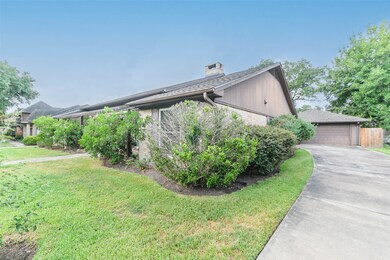 2012 Meadow Ln, Richmond, TX 77469 - photo 2