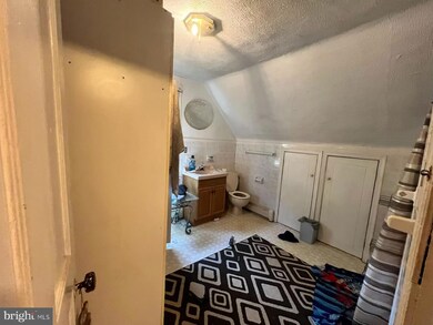 39 W Manoa Rd, Havertown, PA 19083 - photo 5