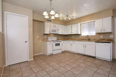 3314 W Golden Ln Phoenix AZ-large-004-Sp