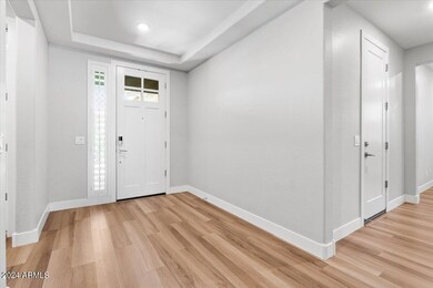 4 foyer