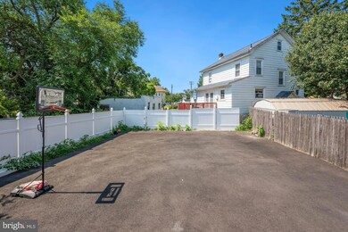 176 W Jefferson St, Paulsboro, NJ 08066 - photo 2