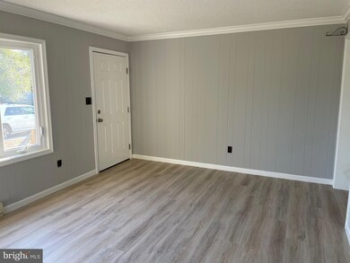 529 W 7th St, Laurel, DE 19956 - photo 4