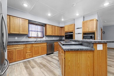 118 2nd Ave W, Turtle Lake, ND 58575 - photo 4