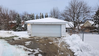 5864 Dafred Dr, Rockford, IL 61107 - photo 2