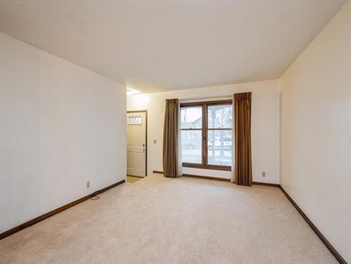 24 Clive Dr NW, Cedar Rapids, IA 52405 - photo 3