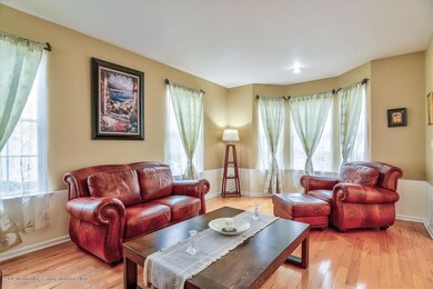 06-Living Room