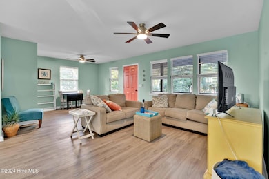 111 SW 24th St -33