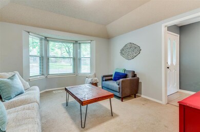 504 Stonehenge Dr, Hurst, TX 76054 - photo 5