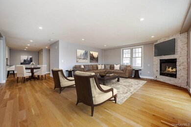 661 W Broadway unit 602, Long Beach, NY 11561 - photo 3