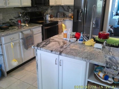 WHITE GRANITE COUNTERS