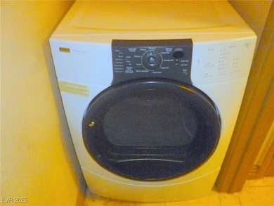 Interior details featuring washer / clothes dryer