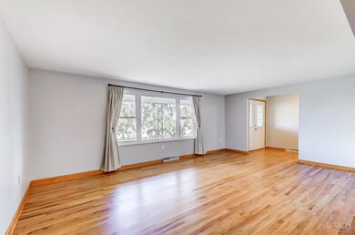 5778 Yankee Rd, Liberty Township, OH 45044 - photo 2