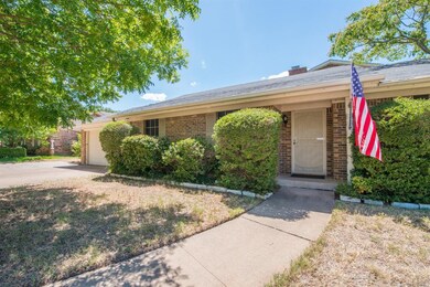 1236 Wedgewood Dr, Cleburne, TX 76033 - photo 2