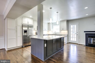 10771 Brewer House Rd, Rockville, MD 20852 - photo 3