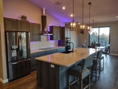 KITCHEN DINING