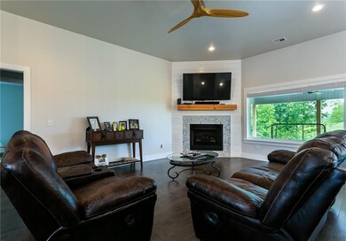 10010 David Ct, Siloam Springs, AR 72761 - photo 2