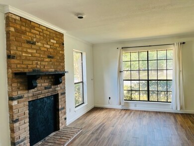 315 E 10th St unit B, Houston, TX 77008 - photo 2