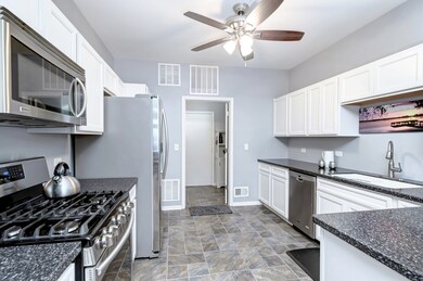 24104 Pear Tree Cir unit 171805, Plainfield, IL 60585 - photo 6