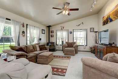 2316 Lower Pond Ln, Homedale, ID 83628 - photo 4