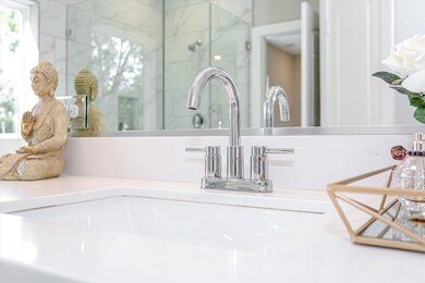 6819 Saint Augustine St, Houston, TX 77021 - photo 5