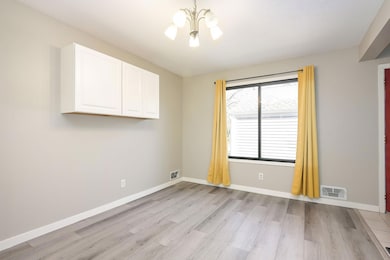 4241 Sylvia Ln N, Saint Paul, MN 55126 - photo 5